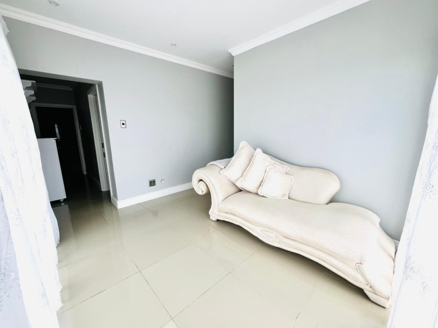 6 Bedroom Property for Sale in Gonubie Eastern Cape